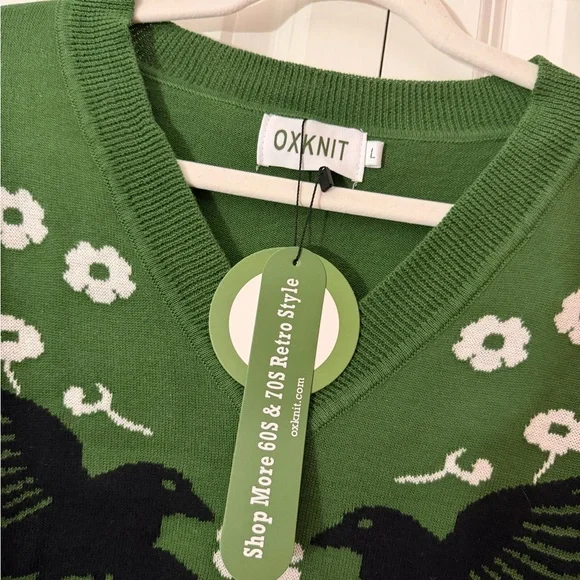 Women's Green V-Neck Patterned Sweater - Picture 3 of 4